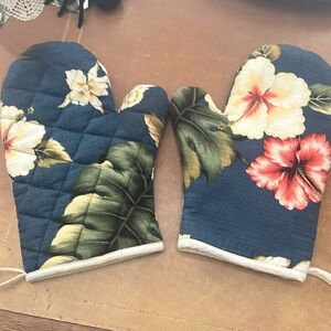 Oven mitts Hawaiian print GUC